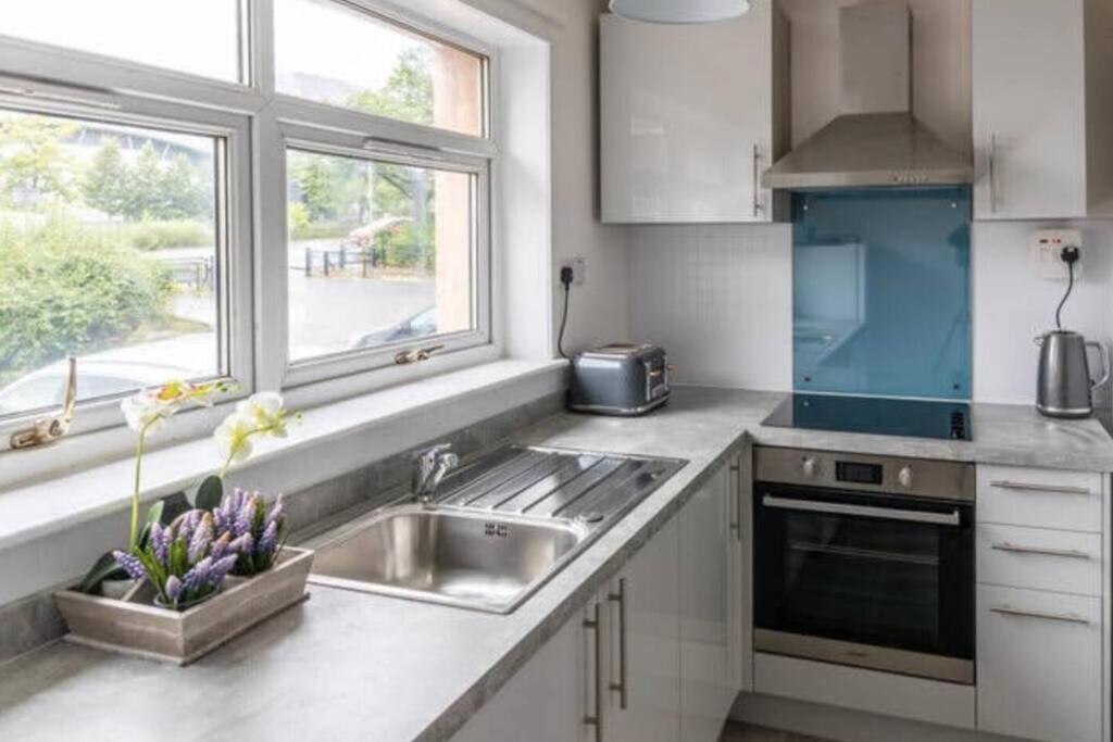 Appartamento Cosy 1 Bed With Parking In City Centre Glasgow Esterno foto